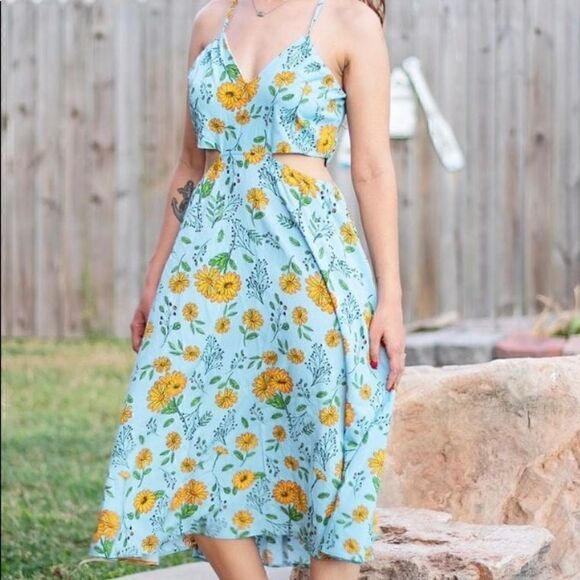 53. Summer Retro Blue Daisy Cut Out Dress NWT Boutique - Picture 2 of 3